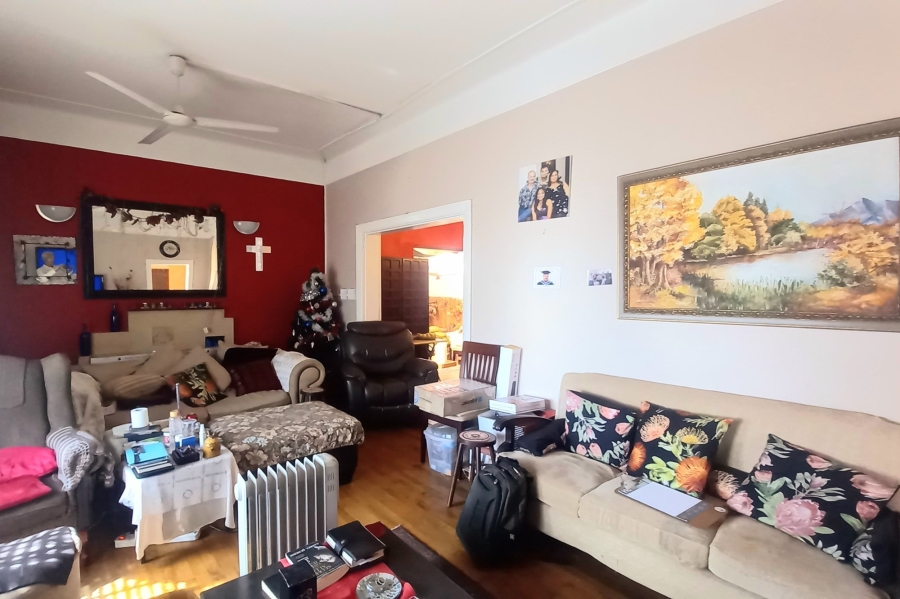 6 Bedroom Property for Sale in Maitland Western Cape